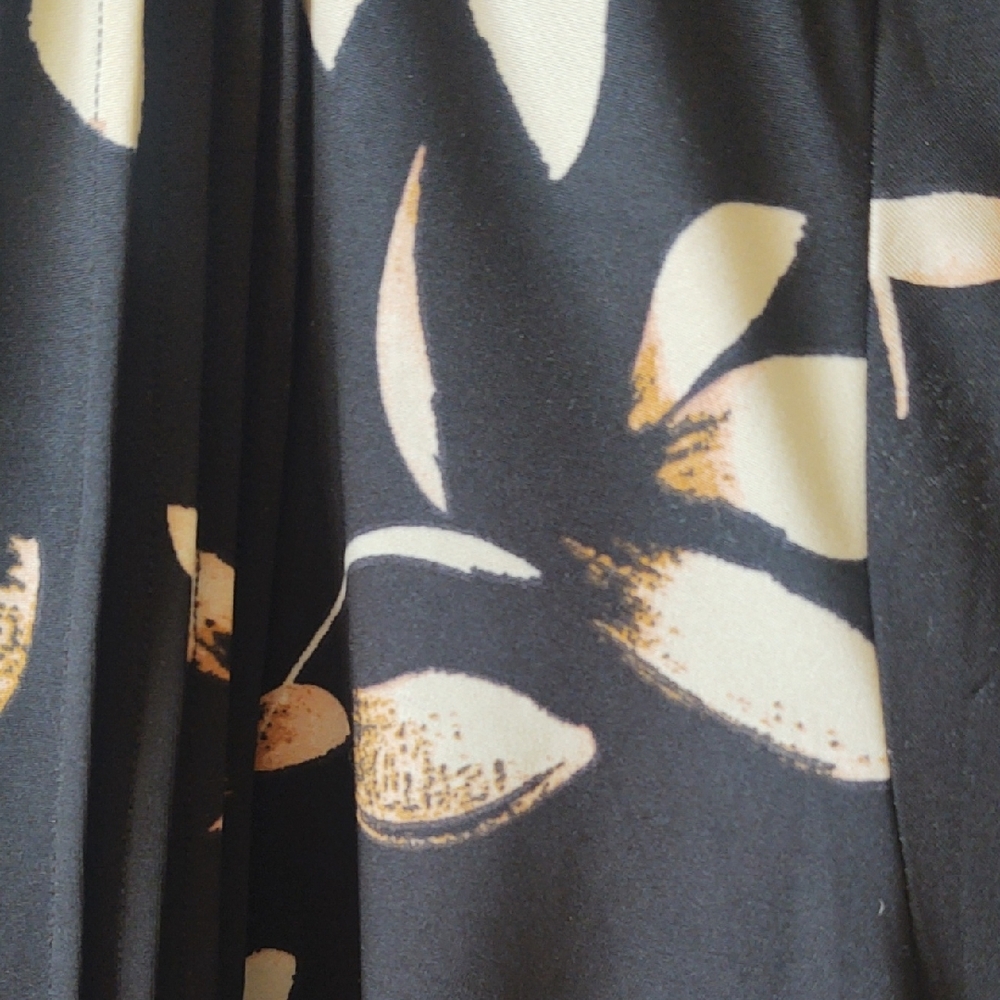 Zac & Rachel Black Floral Blouse - Picture 5 of 6